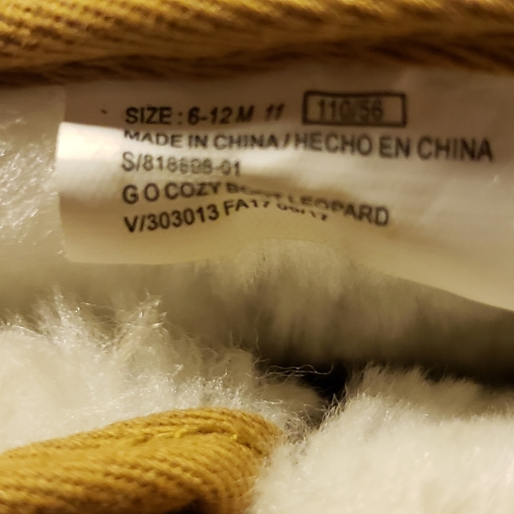 HOST PICK 😊 Leopard Print Fleece Lined Baby Booties W/Velcro - Picture 5 of 5